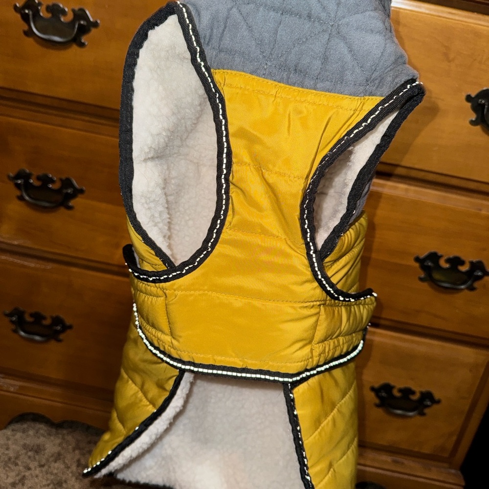 Eddie Bauer Dog Coat - Picture 6 of 6